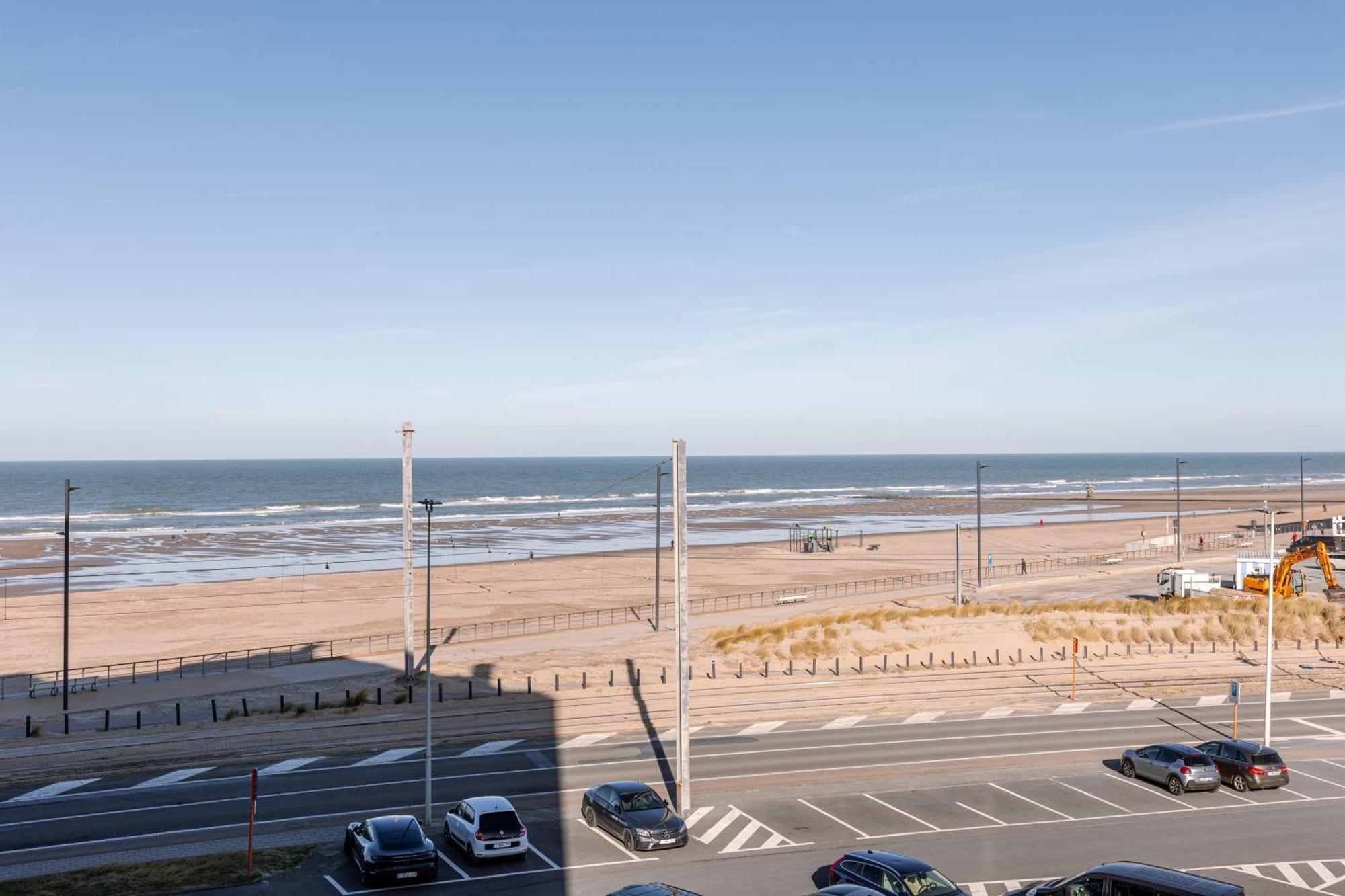 Huswell - Spacious & Modern Sea View Apartment With Garage Ostende Kültér fotó